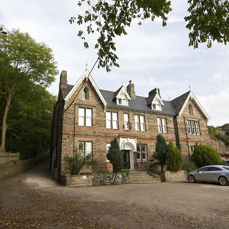 Alton Castle Centre Hostel Exterior photo