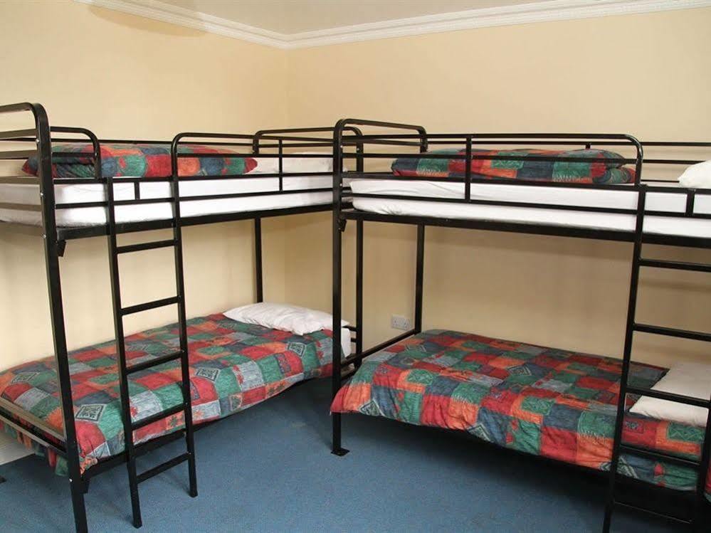 Alton Castle Centre Hostel Exterior photo
